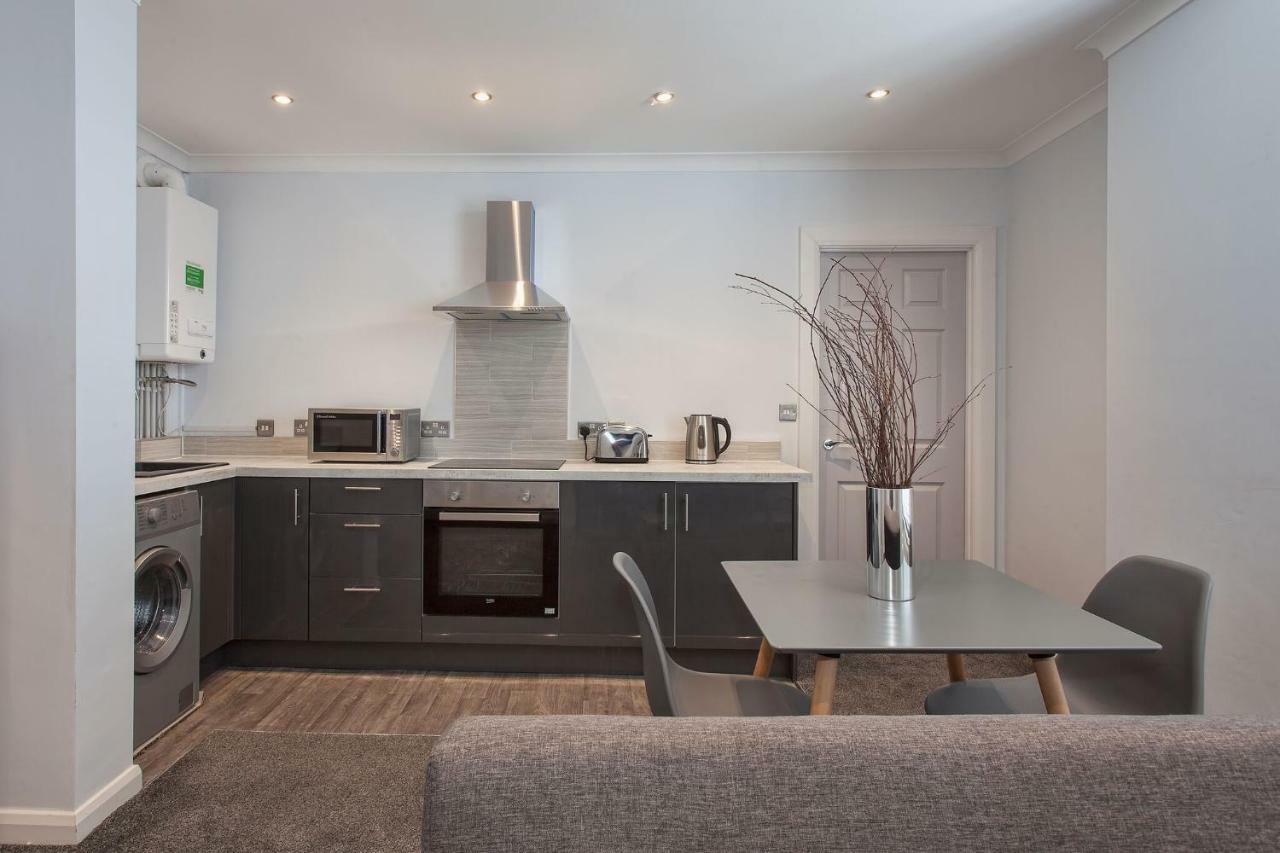 Stonehill House Apartment
